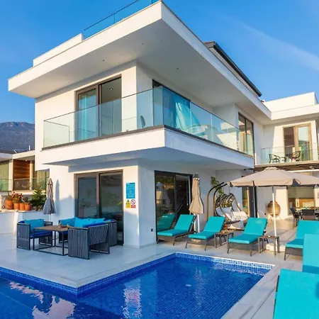 4 Bedroom In Kalamar Close To Restaurants