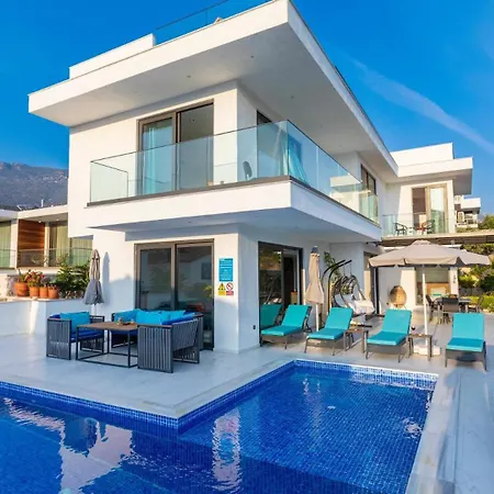 4 Bedroom In Kalamar Close To Restaurants *