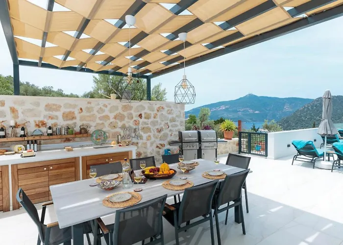 4 Bedroom In Kalamar Close To Restaurants *