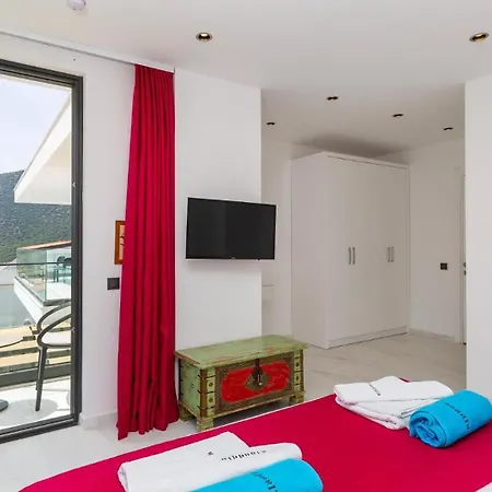 4 Bedroom 1860 Villa *