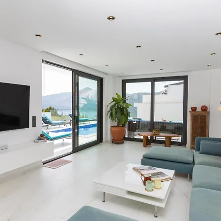 4 Bedroom 1860 Villa