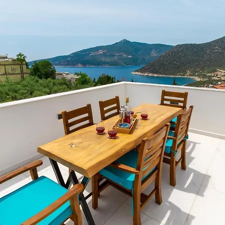 4 Bedroom 1860 Villa