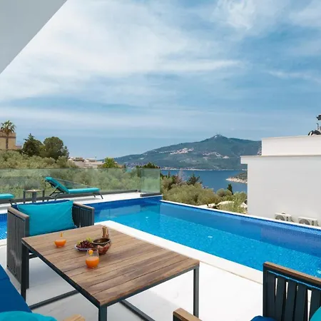 4 Bedroom 1860 Villa *