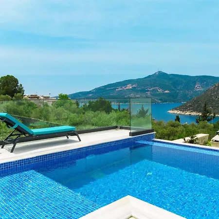 Villa 4 Bedroom 1860 *