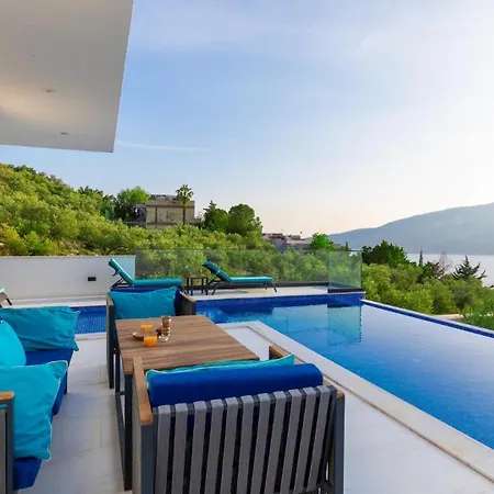 4 Bedroom 1860 Villa Kalkan