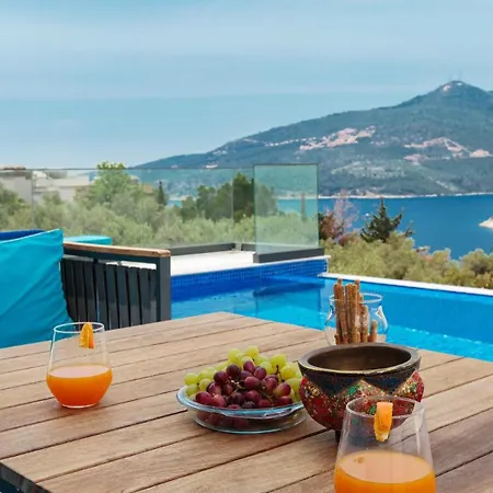 4 Bedroom 1860 Villa *