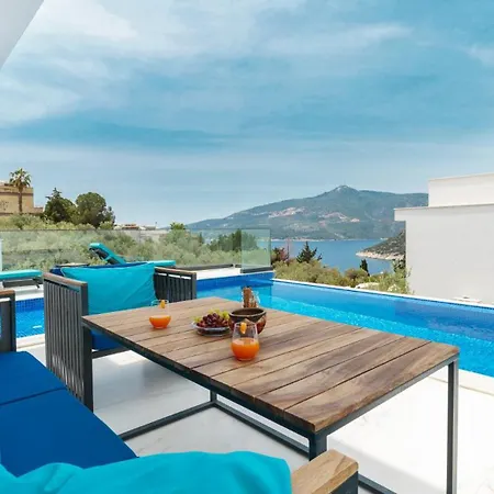 4 Bedroom 1860 Villa *
