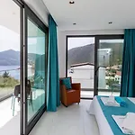 4 Bedroom In Kalamar Close To Restaurants *